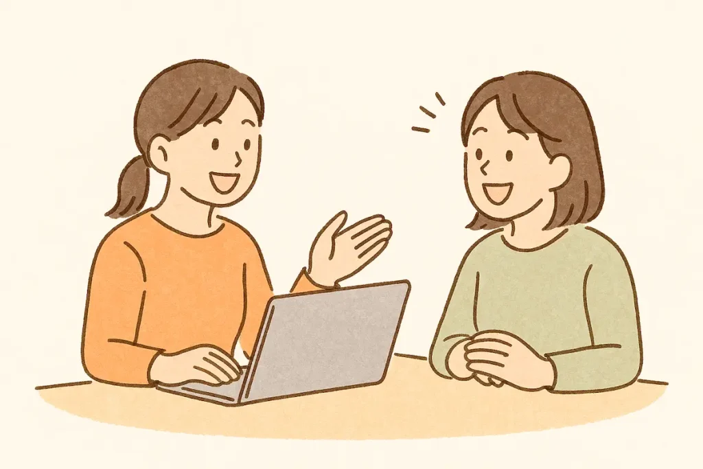 フリーランスの制作者と依頼者がノートパソコンを前に笑顔で相談している、柔らかいタッチのイラスト